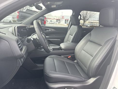 New 2026 Chevrolet Traverse LT w/ Driver Confidence Package image 11