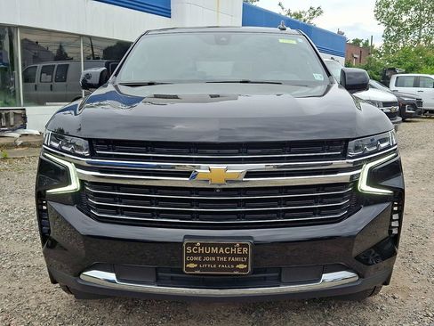 Certified 2022 Chevrolet Tahoe LT w/ Luxury Package AWD/4WD image 2