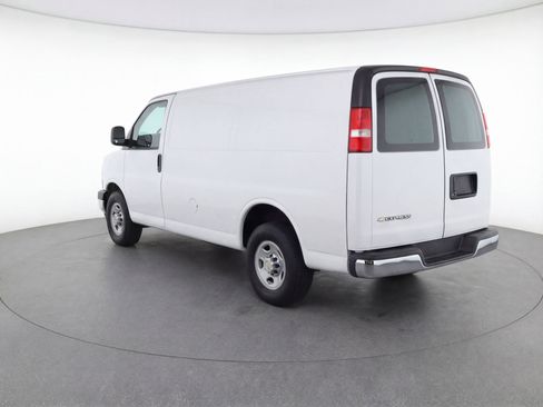 Used 2025 Chevrolet Express 3500 LT w/ LT Preferred Equipment Group image 6