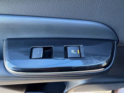 Used 2025 Toyota Crown Signia Limited image 40