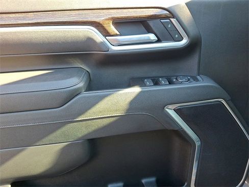 Certified 2025 GMC Sierra 2500 SLE w/ SLE Convenience Package image 12