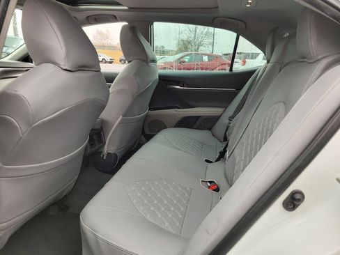 Used 2019 Toyota Camry XSE image 6
