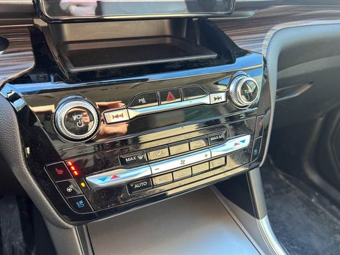 Certified 2024 Ford Explorer Limited image 26