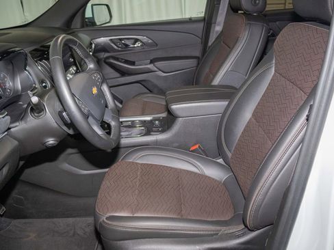 Used 2023 Chevrolet Traverse High Country AWD/4WD image 11