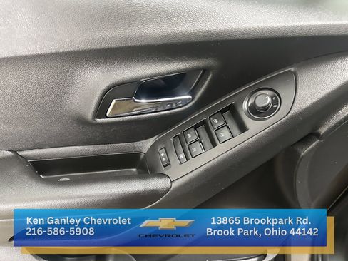 Used 2021 Chevrolet Trax LS w/ Tint and Cruise Package image 8