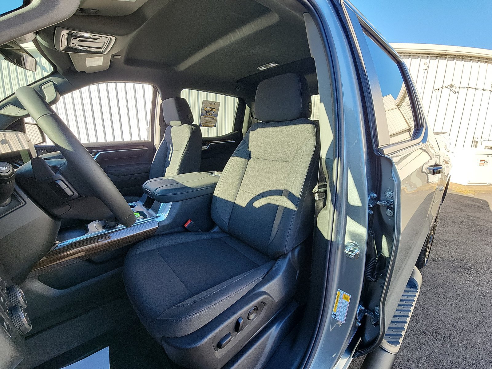 New 2026 Chevrolet Silverado 1500 RST w/ Redline Edition AWD/4WD image 21