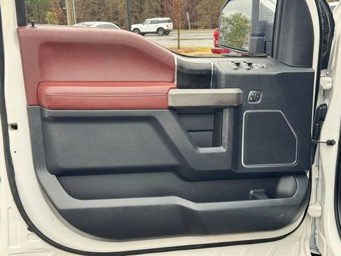 Used 2018 Ford F150 Platinum w/ Technology Package image 24