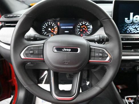 Used 2024 Jeep Compass Latitude image 30