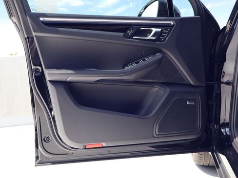 New 2026 Porsche Macan AWD/4WD image 13