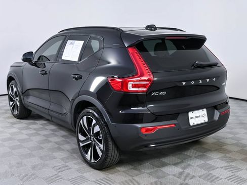 Certified 2025 Volvo XC40 B5 Ultra AWD/4WD image 4