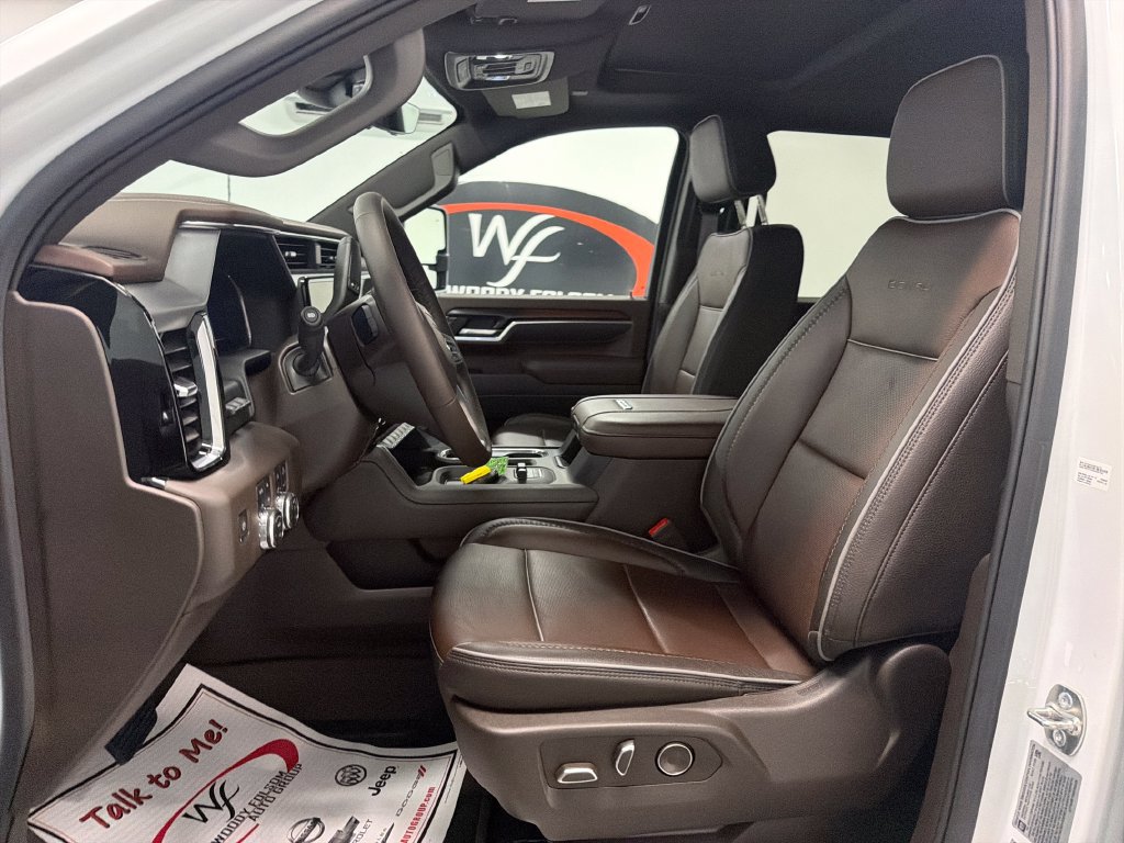 Used 2025 GMC Sierra 2500 Denali w/ Denali Reserve Package AWD/4WD image 11