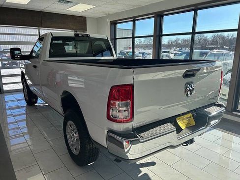 Used 2024 RAM 2500 Tradesman w/ Chrome Appearance Group AWD/4WD image 12