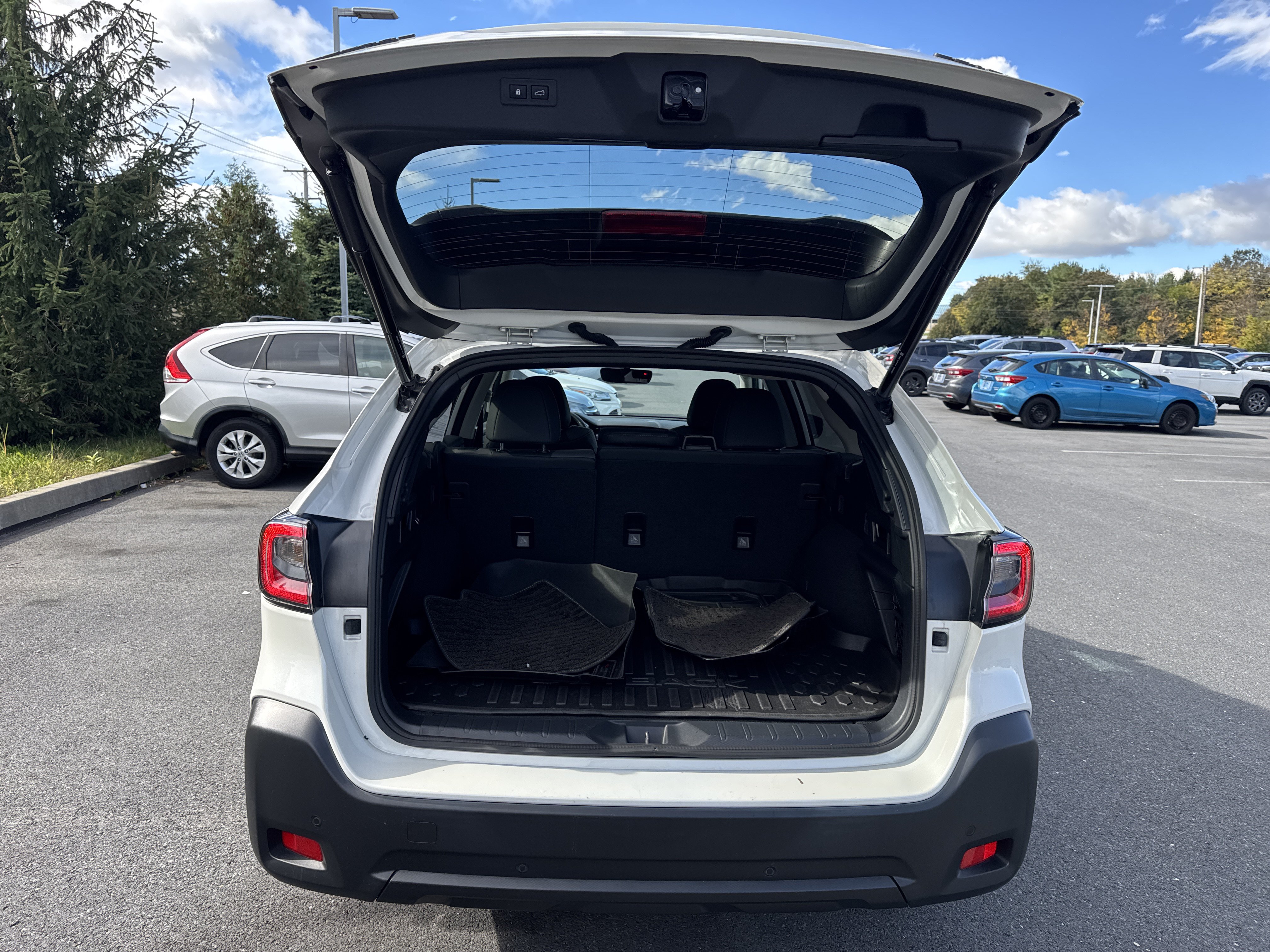 Used 2023 Subaru Outback Onyx Edition AWD/4WD image 27