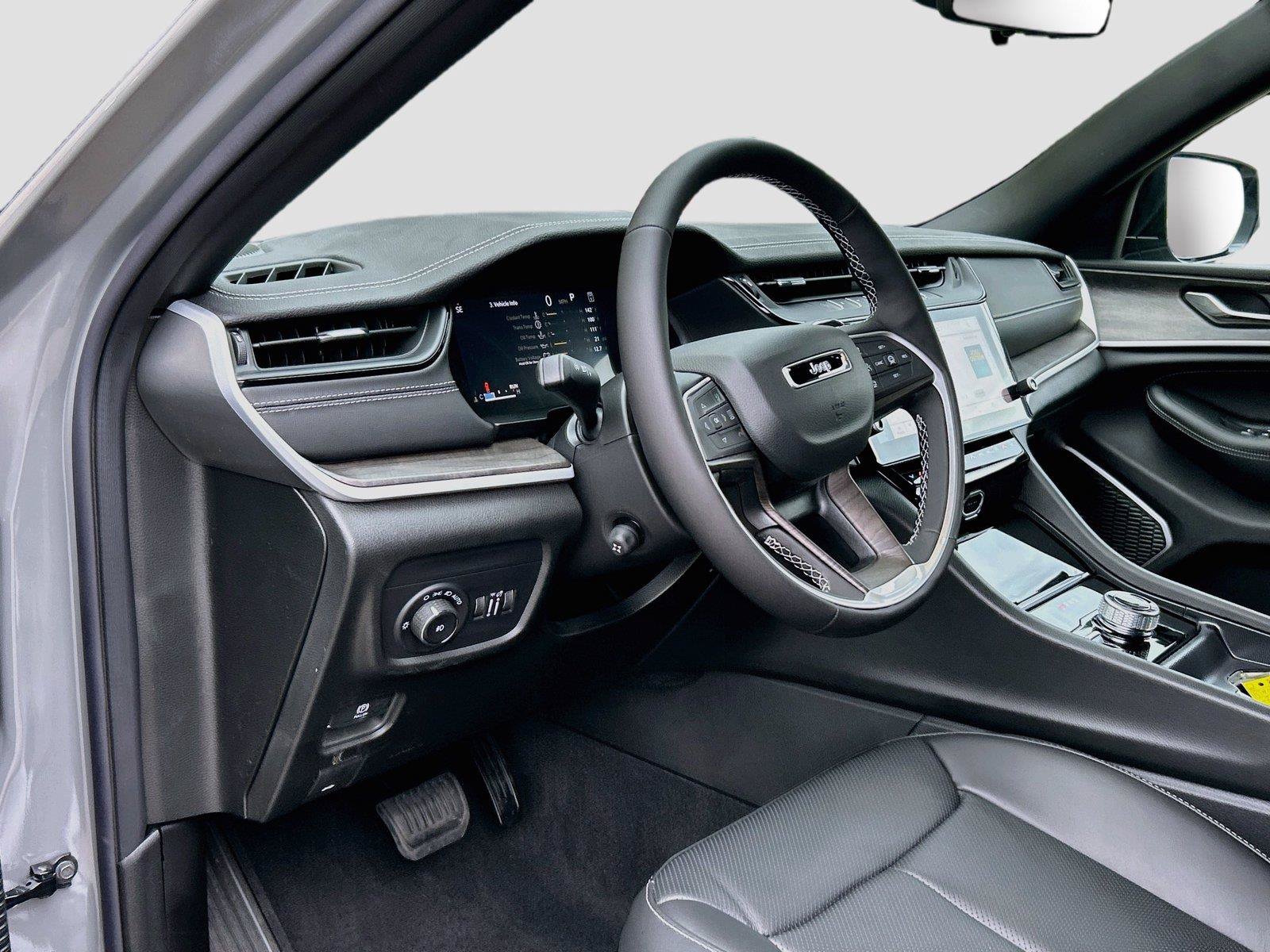 New 2027 Jeep Grand Cherokee Limited AWD/4WD image 28