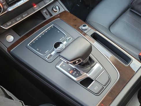 Used 2019 Audi Q5 2.0T Premium Plus w/ Premium Plus Package image 13