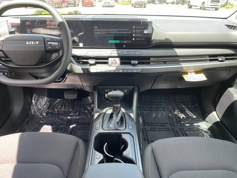 New 2026 Kia K4 FWD image 11