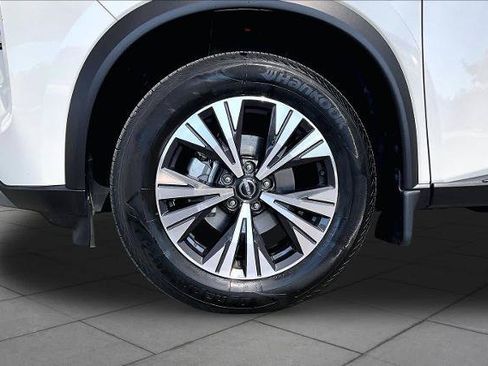 Certified 2023 Nissan Rogue SV w/ SV Premium B Package FWD image 11