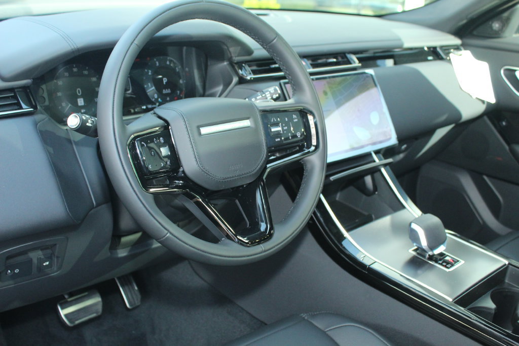 New 2026 Land Rover Range Rover Velar Dynamic SE AWD/4WD image 14