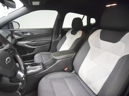 Used 2024 Chevrolet Trax RS w/ Driver Confidence Package FWD image 16
