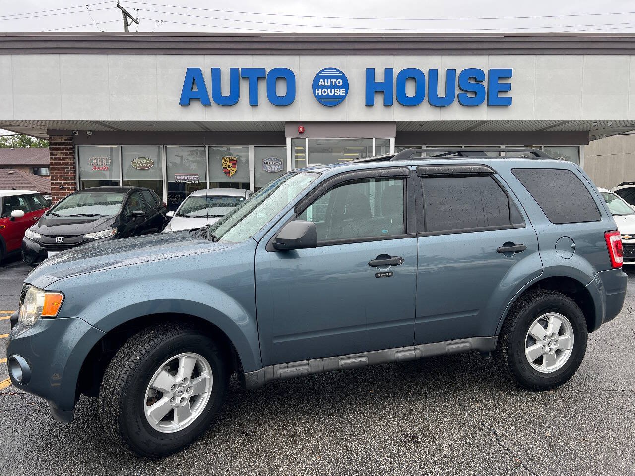 Used 2010 Ford Escape XLT FWD image 1