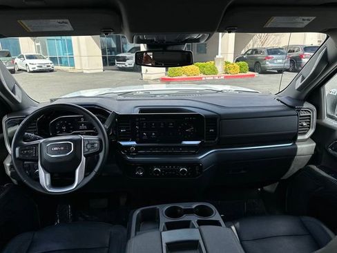 Used 2024 GMC Sierra 1500 SLT image 17