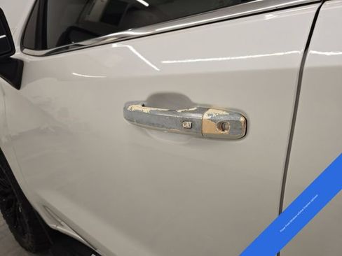 Used 2020 Chevrolet Silverado 1500 High Country w/ Technology Package AWD/4WD image 19