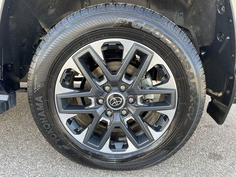 Used 2024 Toyota Sequoia Limited image 9