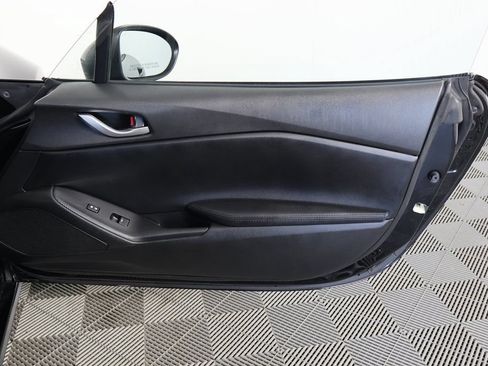 Used 2017 MAZDA MX-5 Miata Sport RWD image 13