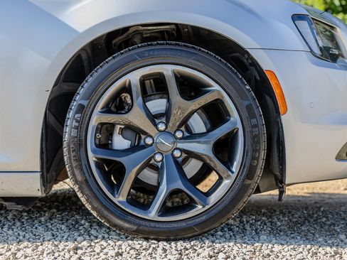 Used 2022 Chrysler 300 S RWD image 13