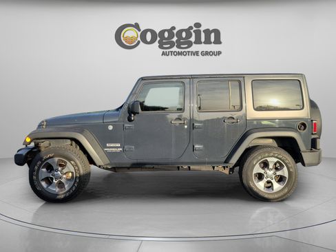 Used 2017 Jeep Wrangler Unlimited Sport w/ Max Tow Package AWD/4WD image 2