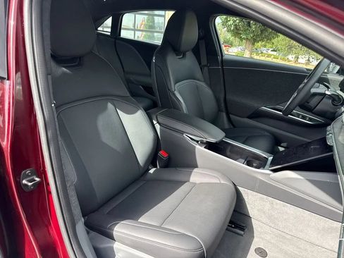 Used 2024 Lucid Air Touring AWD/4WD image 28