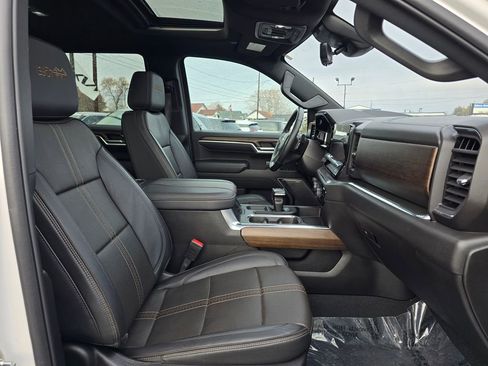 Used 2024 Chevrolet Silverado 1500 High Country w/ High Country Premium Package image 10