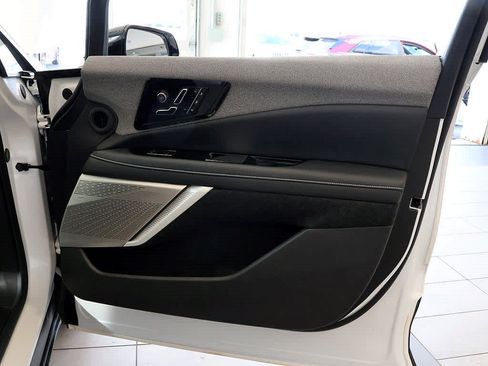 Used 2025 Cadillac Optiq Luxury 2 w/ LPO, Floor Liner Package AWD/4WD image 30