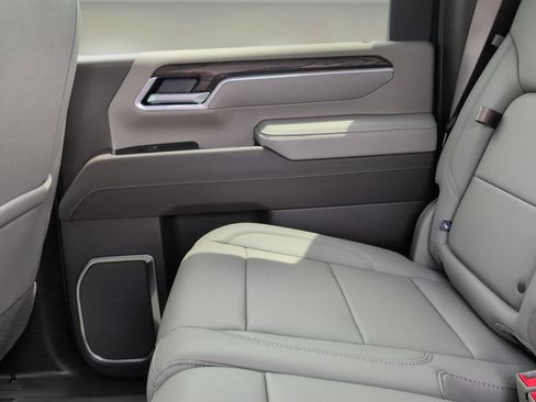 New 2025 GMC Sierra 2500 SLT w/ SLT Convenience Package image 13