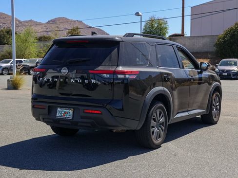 Used 2024 Nissan Pathfinder SV FWD image 4