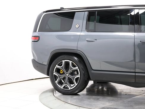 Used 2024 Rivian R1S Adventure AWD/4WD image 77