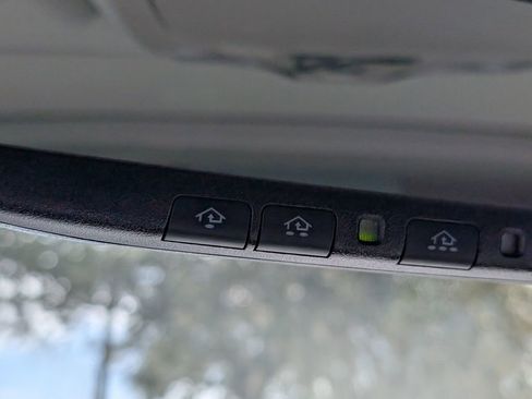 Used 2017 Toyota Sienna XLE image 18