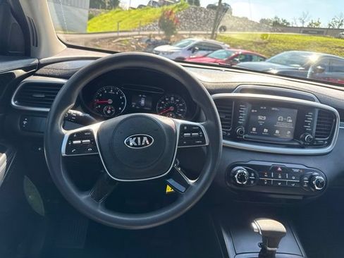 Used 2020 Kia Sorento FWD V6 image 15
