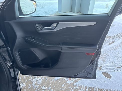 Used 2024 Ford Escape Platinum image 32