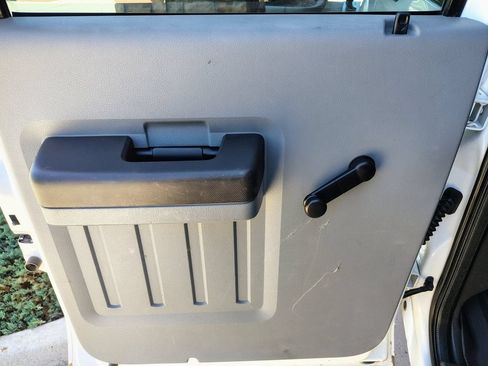 Used 2011 Ford F250 XL w/ Skid Plate Pkg AWD/4WD image 15