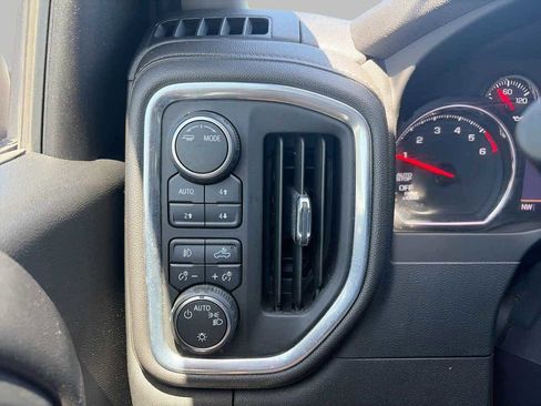 Used 2022 Chevrolet Silverado 1500 RST w/ Z71 Off-Road Package AWD/4WD image 23
