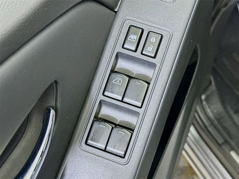 Used 2023 Nissan Frontier SV w/ Midnight Edition Package image 20