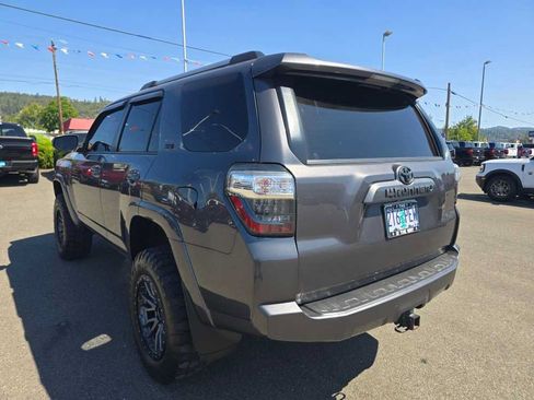 Used 2019 Toyota 4Runner SR5 Premium AWD/4WD image 3