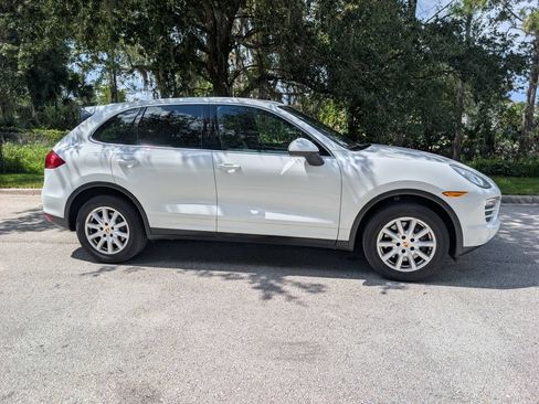 Used 2014 Porsche Cayenne AWD/4WD image 8