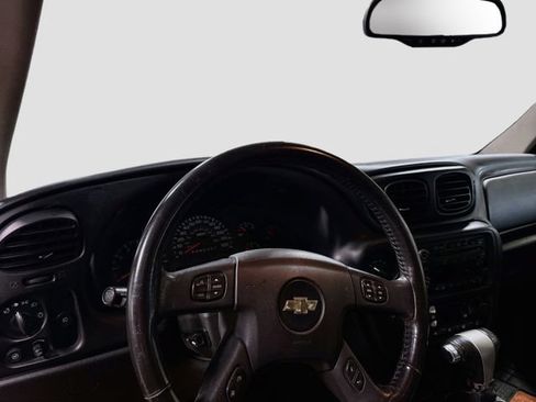 Used 2008 Chevrolet TrailBlazer LT w/ Sun And 6-Disc Cd Package AWD/4WD image 10