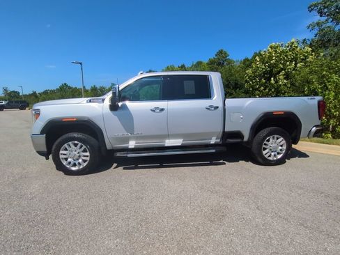 Used 2021 GMC Sierra 2500 SLT w/ SLT Preferred Package AWD/4WD image 4