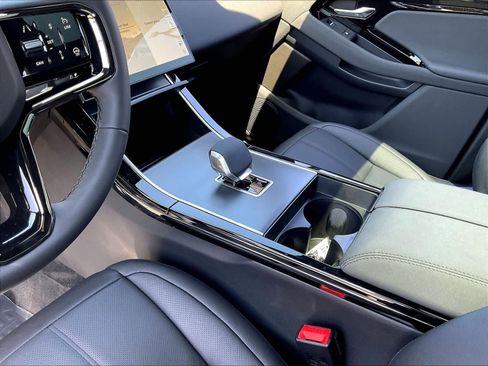 New 2026 Land Rover Range Rover Evoque S image 10