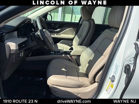 Certified 2022 Lincoln Corsair AWD w/ Equipment Group 101A image 11