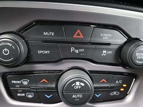 Used 2022 Dodge Challenger GT RWD image 8