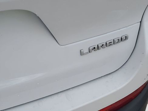 New 2025 Jeep Grand Cherokee L Laredo image 38